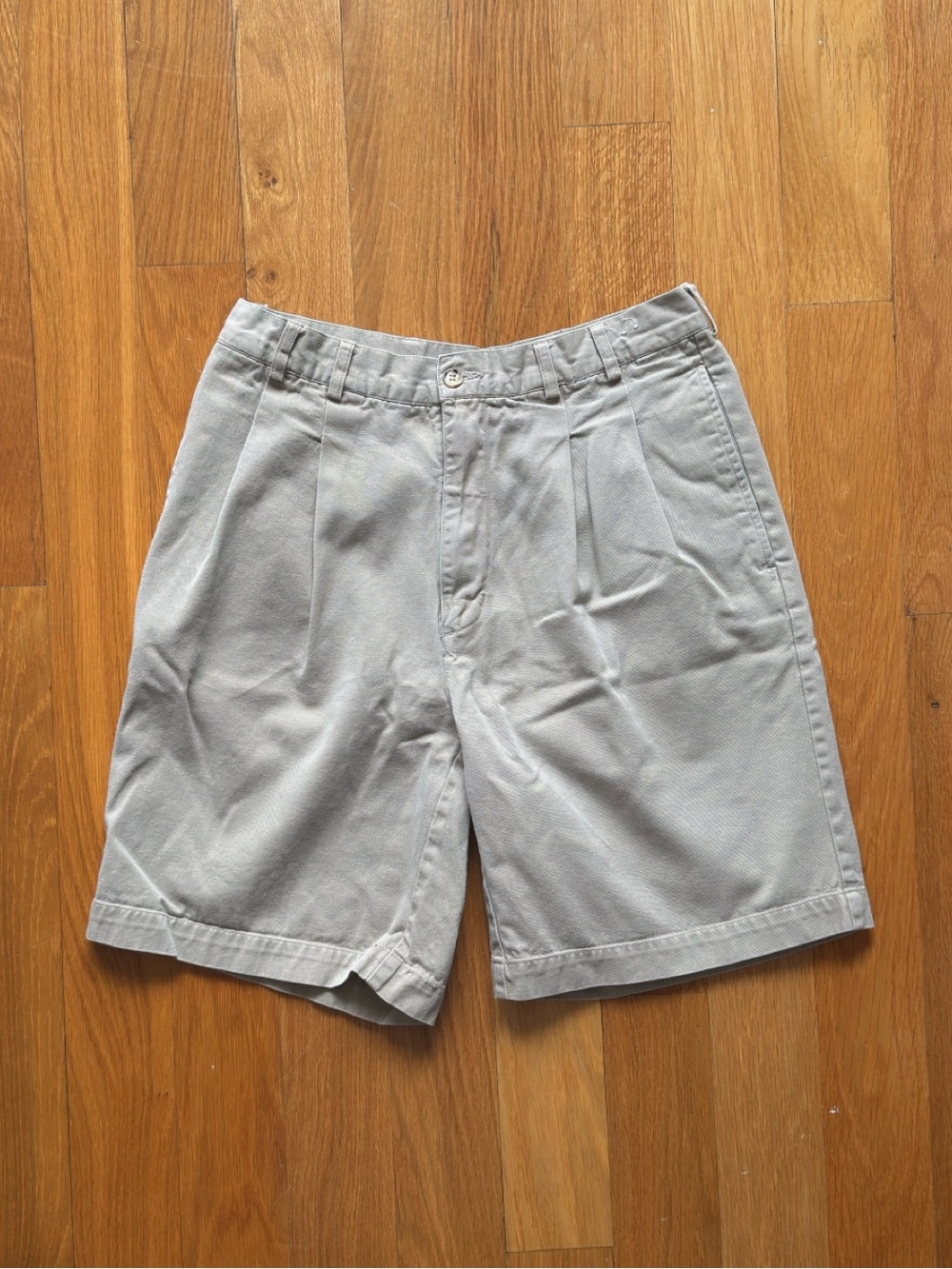 Vintage ‘90s American Eagle Tiger Woods Style Pleated Khaki Shorts 31W
